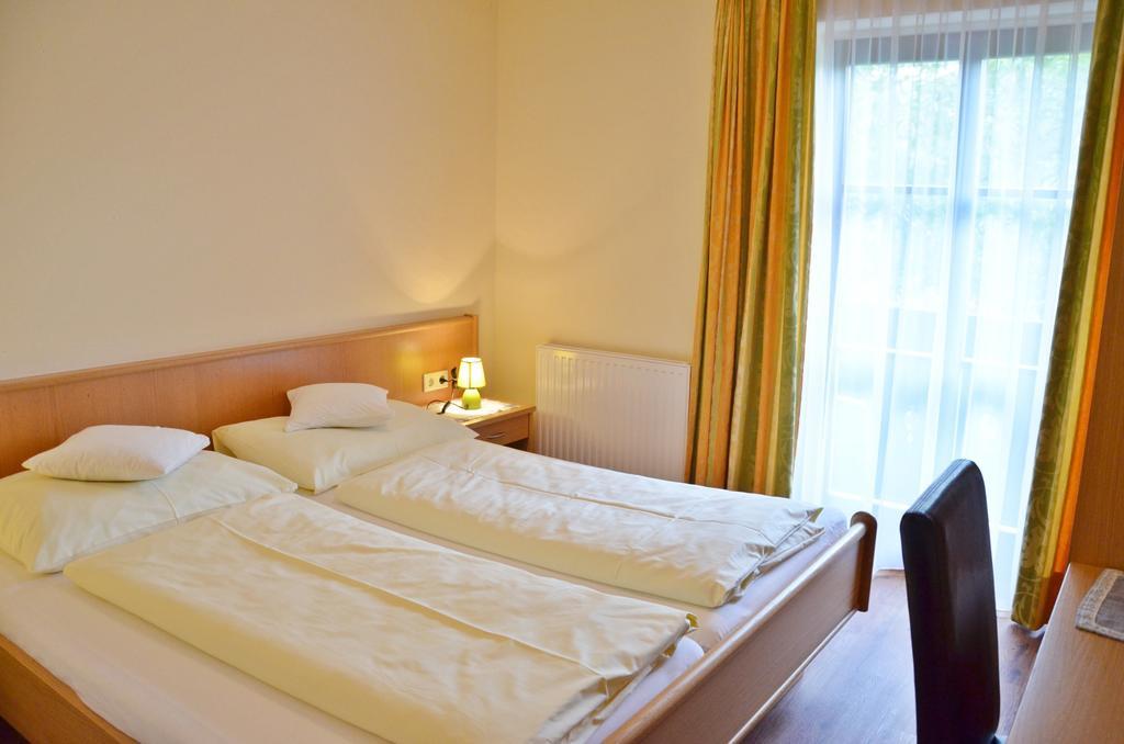 Hoferbauergut Hotel Strobl Room photo